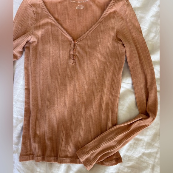 American Eagle Light Rust Fine Ribbed Lightweight Airy Long Sleeve Top - Picture 4 of 5